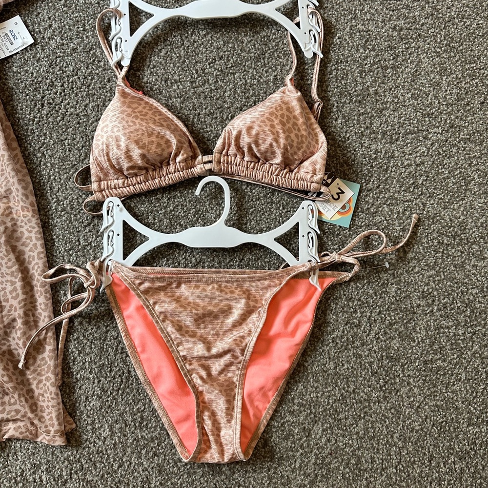 Leopard Print Bikini Set - Picture 2 of 10